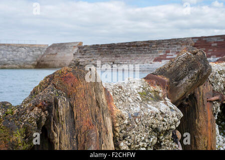 Harrington Shore, Cumbria, North West England. Mit Blick auf den Deich. Stockfoto