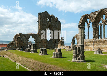 Die Überreste der Whitby Abtei (13. Jahrhundert), Whitby, Yorkshire, England, UK Stockfoto