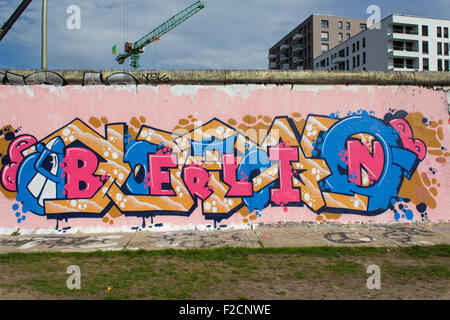 Berliner Mauer Graffiti - East-Side-gallery Stockfoto