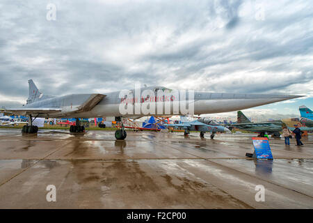 Tupolew TU - 22M Backfire bei Flugschau MAKS 2015 in Moskau, Russland Stockfoto