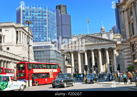 Die Royal Exchange und die Bank of England, Threadneedle Street, City of London, UK Stockfoto