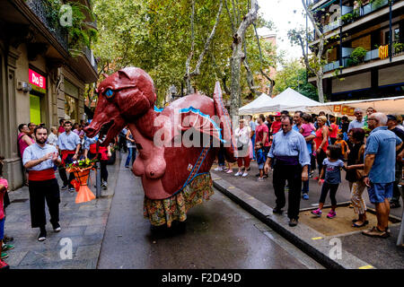 Eine Fiesta in der Rambla del Poblenou, Barcelona, Katalonien, Spanien Stockfoto