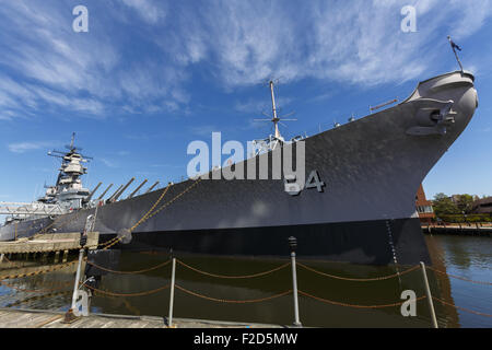 USS Wisconsin (BB-64), "Wisky" oder "WisKy" ist ein Iowa-Klasse Schlachtschiff Museumsschiff Nauticus Norfolk Stockfoto