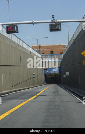 Eingang Fingerhut Shoal Channel Tunnel Chesapeake Bay gesehen von der Perspektive der Chesapeake Bay Bridge Tunnel (CBBT) Stockfoto