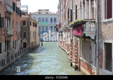 Ein typischer Kanal in Venedig, Italien Stockfoto