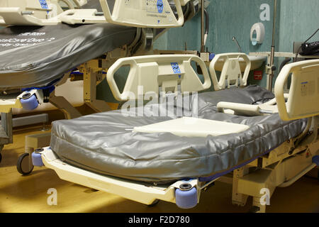 Foto von Mobile und einstellbare Krankenhaus Bahre Stockfoto