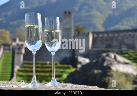 Paar Sektgläser. Bellinzona, Schweiz Stockfoto