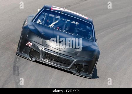 Kansas City, KS, USA. 16. Sep, 2015. Kansas City, KS - Sep 16, 2015: Die NASCAR Sprint Cup Series Teams nehmen an der Strecke für die NASCAR-Test auf dem Kansas Speedway in Kansas City, KS. Bildnachweis: Csm/Alamy Live-Nachrichten Stockfoto