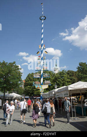 Viktualienmarkt, München, Bayern, Maibaum Stockfoto