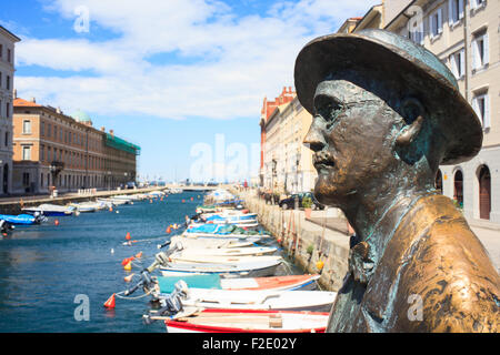 Blick auf die Statue von James Joyce, Triest - Italien Stockfoto