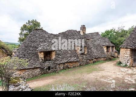 'du Breuil' Hütten in der Nähe von Sarlat (Frankreich). Diese ungeheuerer Steinhütten sind alte landwirtschaftliche Anlagen. Les Cabanes du Breuil. Stockfoto