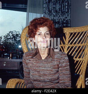 Deutsche Plant und Tänzerin Gisela Uhlen, Deutschland 1970er Jahre. Die deutsche Schauspielerin und Tänzerin Gisela Uhlen, Deutschland 1970. 6x6-Dia 98 Stockfoto