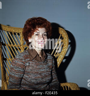 Deutsche Plant und Tänzerin Gisela Uhlen, Deutschland 1970er Jahre. Die deutsche Schauspielerin und Tänzerin Gisela Uhlen, Deutschland 1970. 6x6-Dia 98 Stockfoto