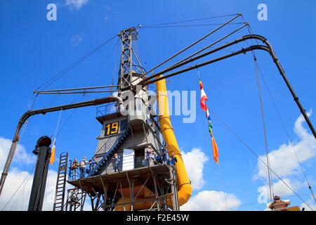 DORDRECHT, Niederlande - 2. Juni 2012: Dordrecht im Dampf, der größte Dampf-Power-Ereignis in Europa. Riesige Graanelevator 19 auf Satu Stockfoto