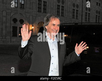 München, Deutschland. 16. Sep, 2015. Sänger Chris de Burgh kommt beim Festakt 20 Jahre José Carreras Stiftung "in München, Deutschland, 16. September 2015. Foto: URSULA Düren/DPA/Alamy Live-Nachrichten Stockfoto