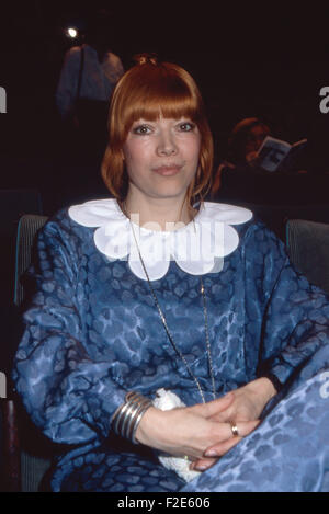 Die deutsche Sängerin Katje Ebstein, Deutschland 1980er Jahre. Deutsche Sängerin Katja Ebstein, Deutschland der 80er Jahre. 24 x 36 DiaV 88 Stockfoto