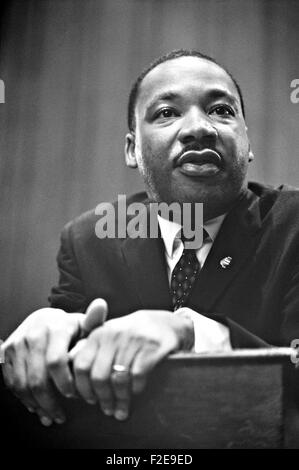 Bürgerrechtler Pfarrer Martin Luther King, Jr. während einer Pressekonferenz in das Kapitol 26. März 1964 in Washington, DC. König diskutiert der Civil Rights Bill vom Senat Vereinigten Staaten diskutiert wird. Stockfoto