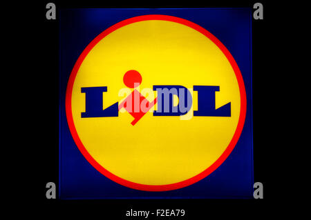NOVEMBER 2013 - BERLIN: Marken: das Logo der Discounter "Lidl", Berlin. Stockfoto