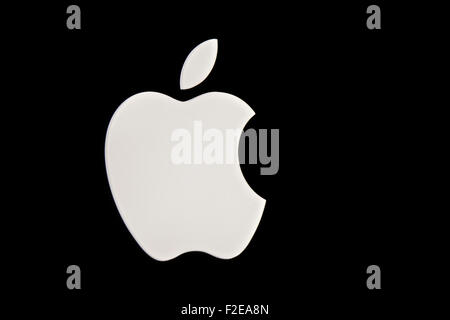 NOVEMBER 2013 - BERLIN: Marken: das Logo des Technologie-Unternehmens "Apple", Berlin. Stockfoto
