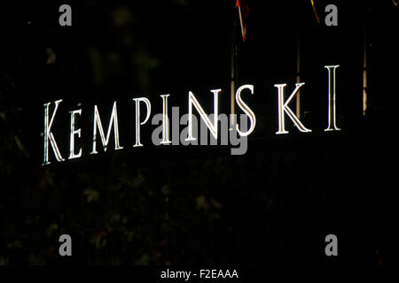 NOVEMBER 2013 - BERLIN: Marken: das Logo der Hotelkette "Kempinski", Berlin. Stockfoto