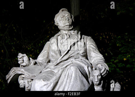 NOVEMBER 2013 - BERLIN: eine Statue von der deutsche Komponist Richard Wagner im Tiergarten in Berlin des 19. Jahrhunderts. Stockfoto