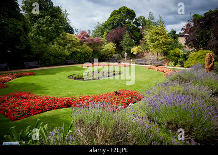 Pfarrhaus Gärten in Didsburyflower Betten blühen Blüte ordentlich hübschen Park öffnen Raum öffentliche Erholung Freizeit spielen spielen Stockfoto