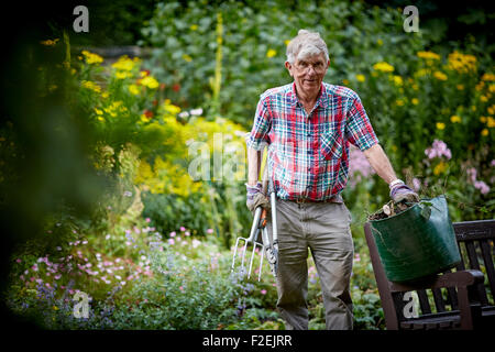 Pfarrhaus Gärten im Didsbury Blume Betten ziemlich ordentlich blühende Blüte Stockfoto