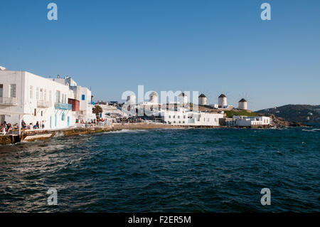 Wenig Venedig Bezirk von Mykonos-Stadt am Abend, Kato Mili Alter Windmühlen, Griechenland Stockfoto