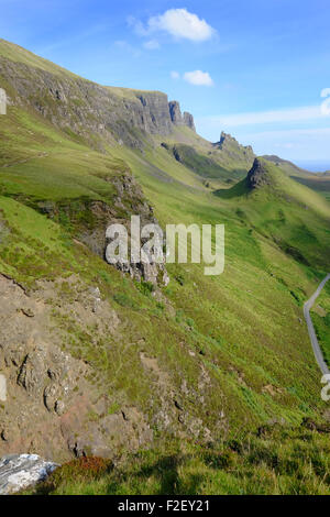 Die Quirang in Trotternish auf der Isle Of Skye, Schottland. Die seltsame Landschaft entstand durch einen Erdrutsch.