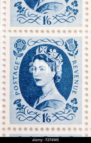 Blatt 1950 der Britischen Royal Mail1s6d blau Briefmarken aus dem Wildings endgültige Ausgabe mit Portrait von Königin Elizabeth II. Stockfoto