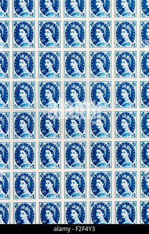 Blatt 1950 der Britischen Royal Mail 10 d blau Briefmarken aus dem Wildings endgültige Ausgabe mit Portrait von Königin Elizabeth II. Stockfoto