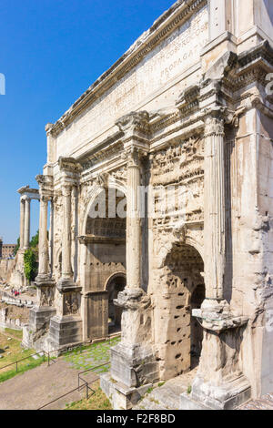 Der Bogen des Septimius Severus im Roman Forum oder im Forum Romanum, das Zentrum des antiken römischen Lebens Rom Italien Lazio EU Europa Stockfoto