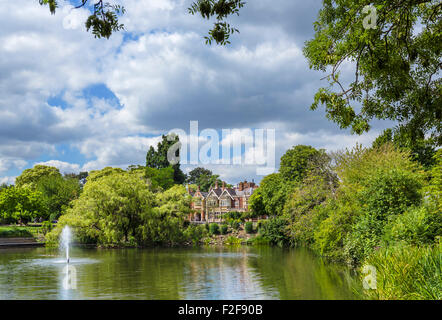 Der See und Mansion Haus in Bletchley Park, Buckinghamshire, England, UK Stockfoto