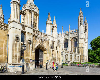 Der Eingang zum Kings College der Universität Cambridge, Cambridge, Cambridgeshire, England, UK Stockfoto