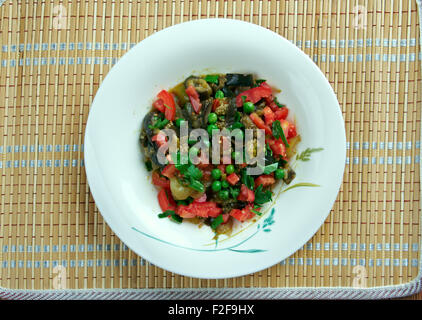 Israelische verkohlten Auberginen-Salat. Orientalische Küche Stockfoto