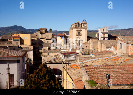 Blick auf die Kirche St. Giuseppe, Leonforte Stockfoto