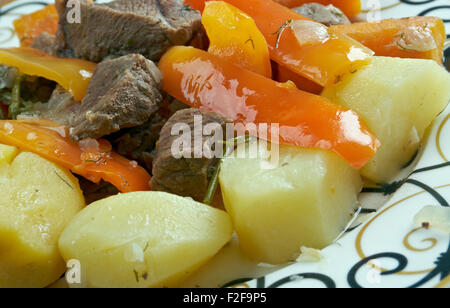 Khorkhog-Grill Teller in der mongolischen Küche. Stockfoto