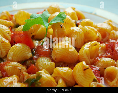 Pasta Alla Carrettiera - sizilianischen Rezept für italienische Pasta chifferi Stockfoto