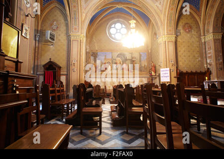 Jesus Christus am Kreuz, Kirche der Villa evoltella in Triest Stockfoto