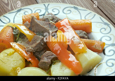 Khorkhog-Grill Teller in der mongolischen Küche. Stockfoto