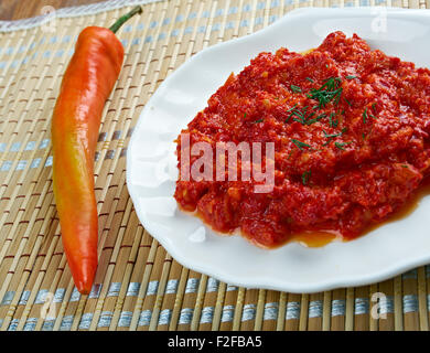 Muhammara - Paprika Dip ursprünglich aus Aleppo, Syrien, in der Levante und türkische Küche Stockfoto
