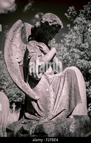 Eine Engelsstatue in Kingston Friedhof Stockfoto