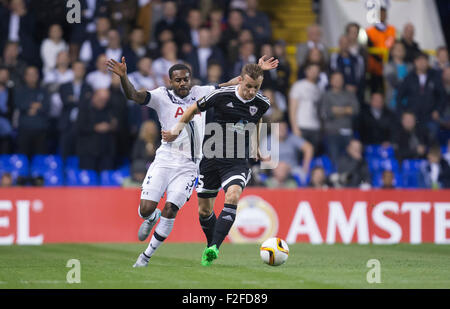 London, UK. 17. Sep, 2015. Europa-League. Tottenham Hotspur gegen FK Qarabag. Tottenham Hotspur Danny Rose und FK Qarabag Maksim Medvedev Kampf um den Ball. Bildnachweis: Aktion Plus Sport/Alamy Live-Nachrichten Stockfoto