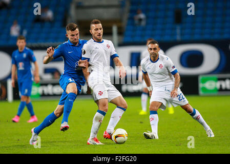 Poznan, Polen. 17. Sep, 2015. Europea Liga Fußball. Lech Poznan gegen Belenses. André Sousa (Belenenses) und Denis Thomalla (Lech) Credit: Action Plus Sport/Alamy Live News Stockfoto