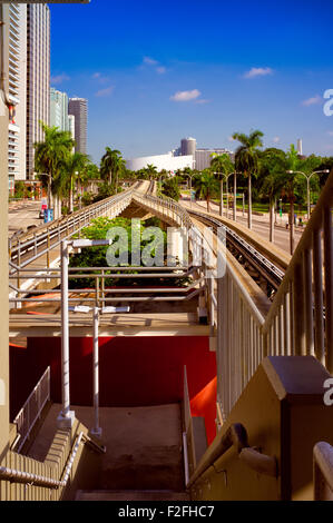 Bahnhof gesehen von einer Brücke in Downtown Miami, Miami, Florida, USA Stockfoto