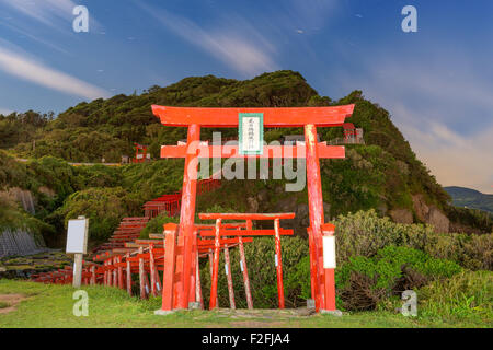 Motonosumi Inari-Schrein in der Präfektur Yamaguchi, Japan. (Schild "Motonosumi Inari Schrein") Stockfoto