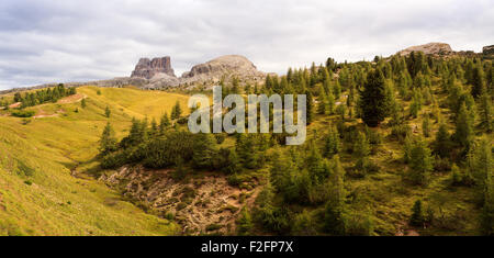 Ansicht der Cima del Passo. Dolomiten, Falzarego Stockfoto