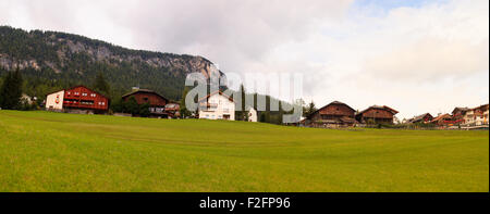 Ansicht des Chalet in La Villa, Val Badia Stockfoto