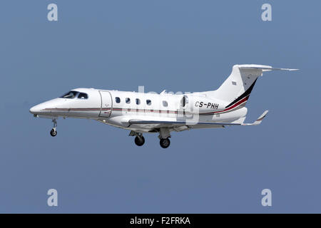 NetJets Europa Embraer EMB-505 Phenom 300 Landebahn 31. Stockfoto