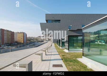 Morgen Blick auf Rückseite des Gebäudes. Museu del Disseny de Barcelona, Barcelona, Spanien. Architekt: MBM Arquitectes, 2013. Stockfoto